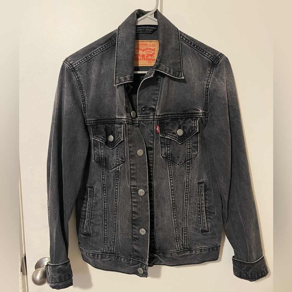 Levi’s black denim jacket